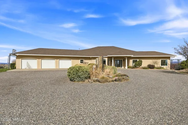 $820,000 | 21509 Davlor Avenue South, Prosser, WA 99350