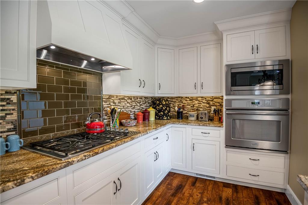 1361 Valley Road New Castle, PA 16105 - Photo 9 of 25