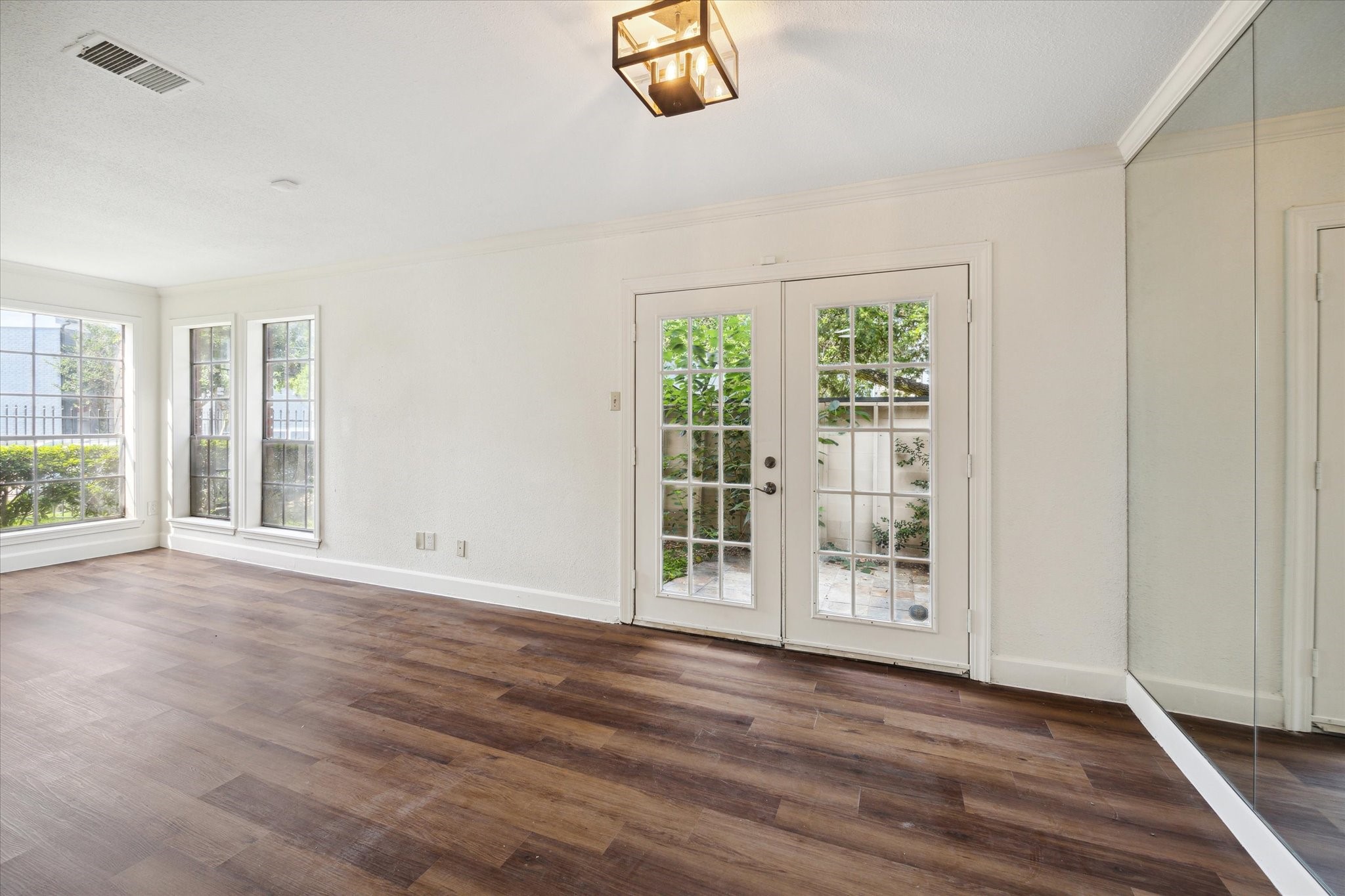 2211 South Kirkwood Road, Unit 17 Houston, TX 77077 - Photo 7 of 23