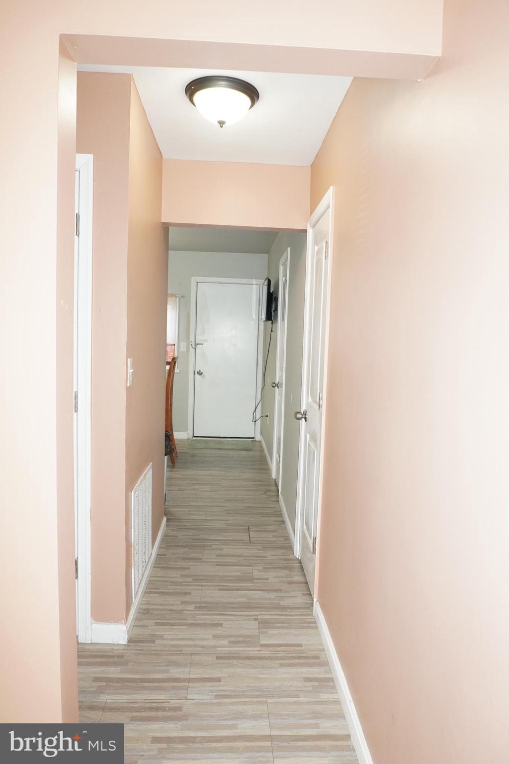 929 Anvil Road Fredericksburg, VA 22405 - Photo 7 of 19 Hallway