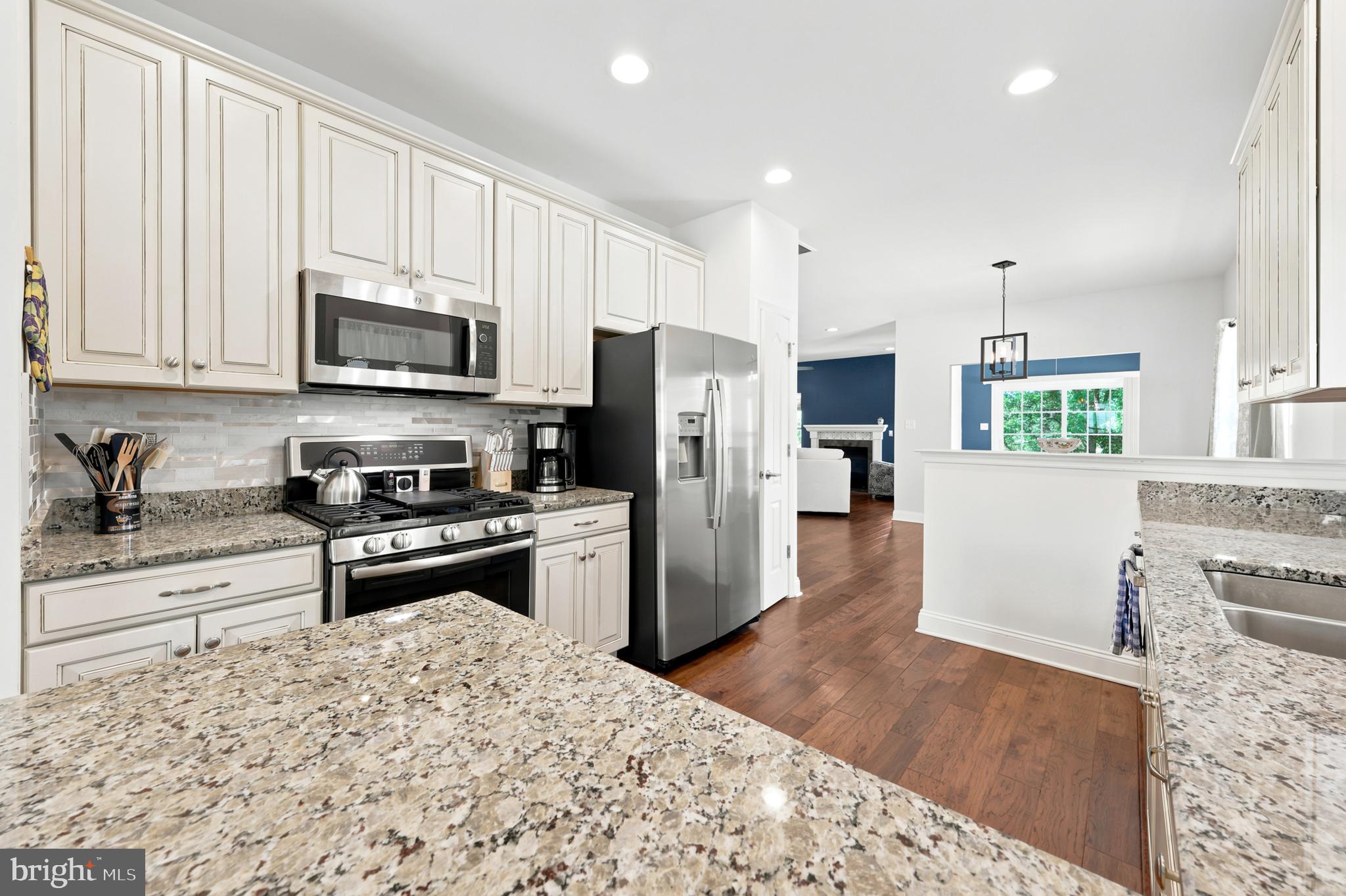 118 Field Loop Glassboro, NJ 08028 - Photo 4 of 34 Updated Kitchen