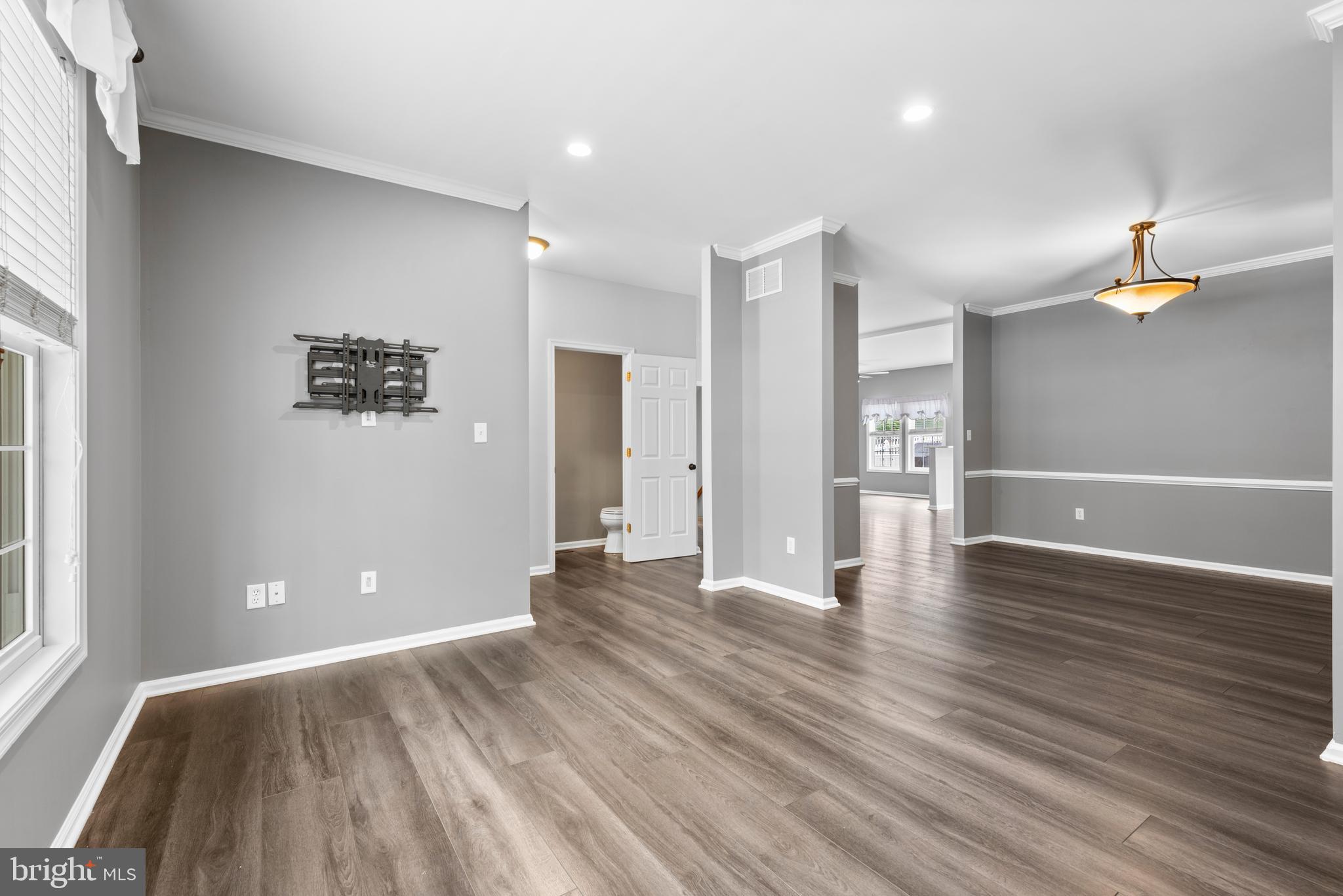 6456 Julie Ann Drive Hanover, MD 21076 - Photo 8 of 38 Living Room