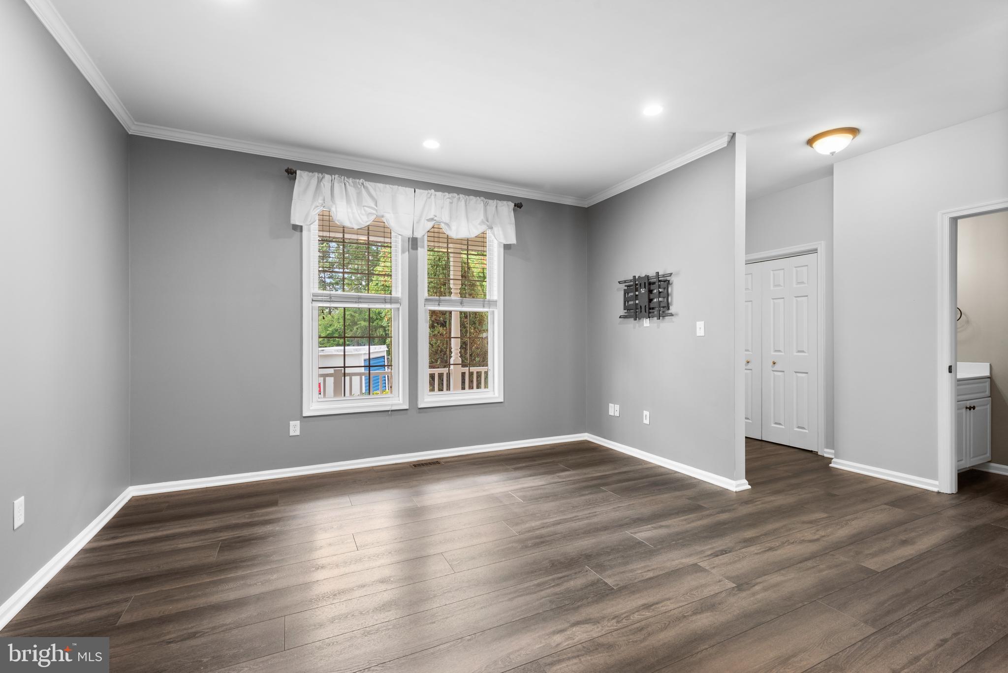 6456 Julie Ann Drive Hanover, MD 21076 - Photo 9 of 38 Living Room