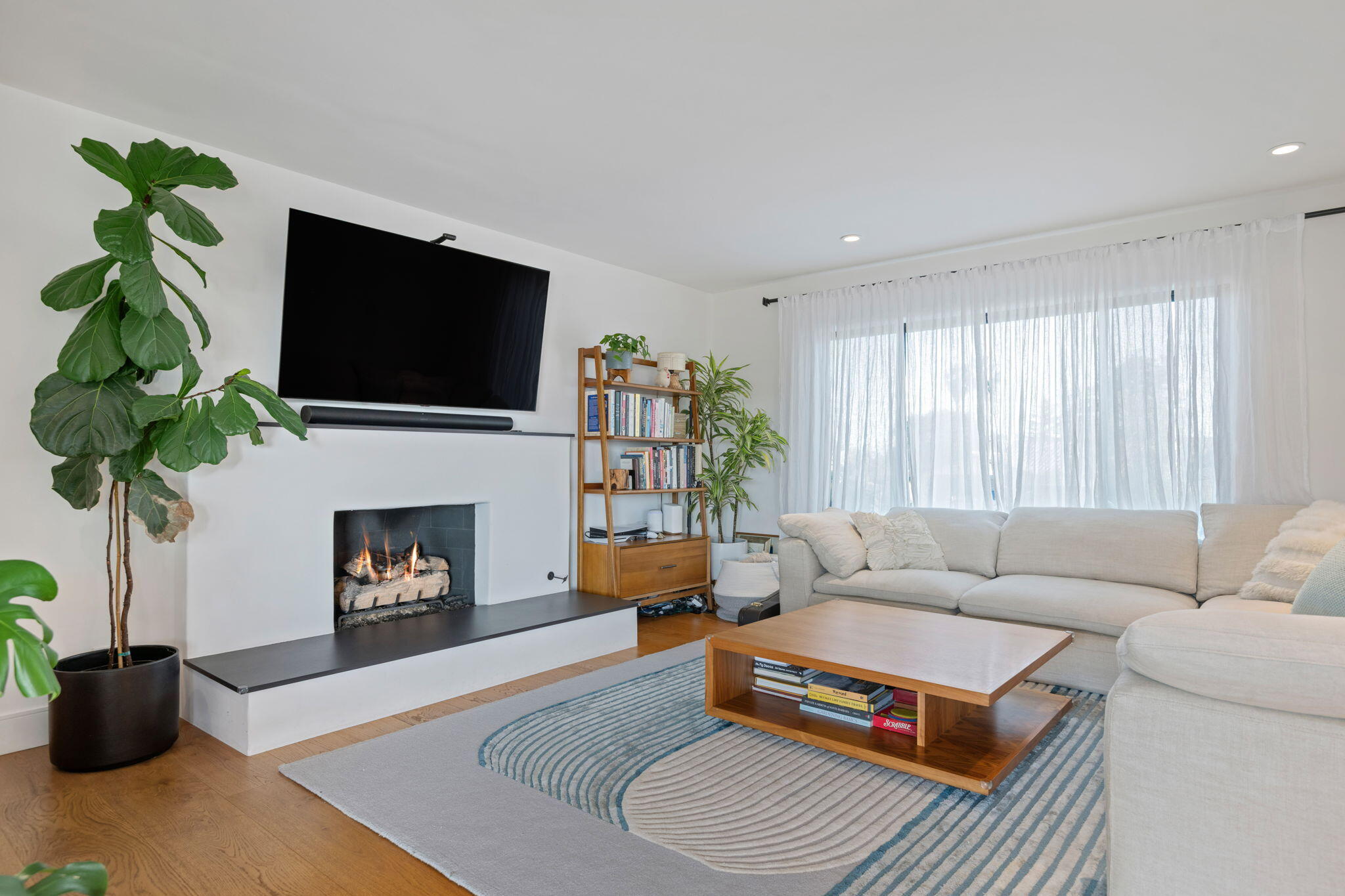 225 Constance Lane Santa Barbara, CA 93105 - Photo 11 of 31 12-Family Room