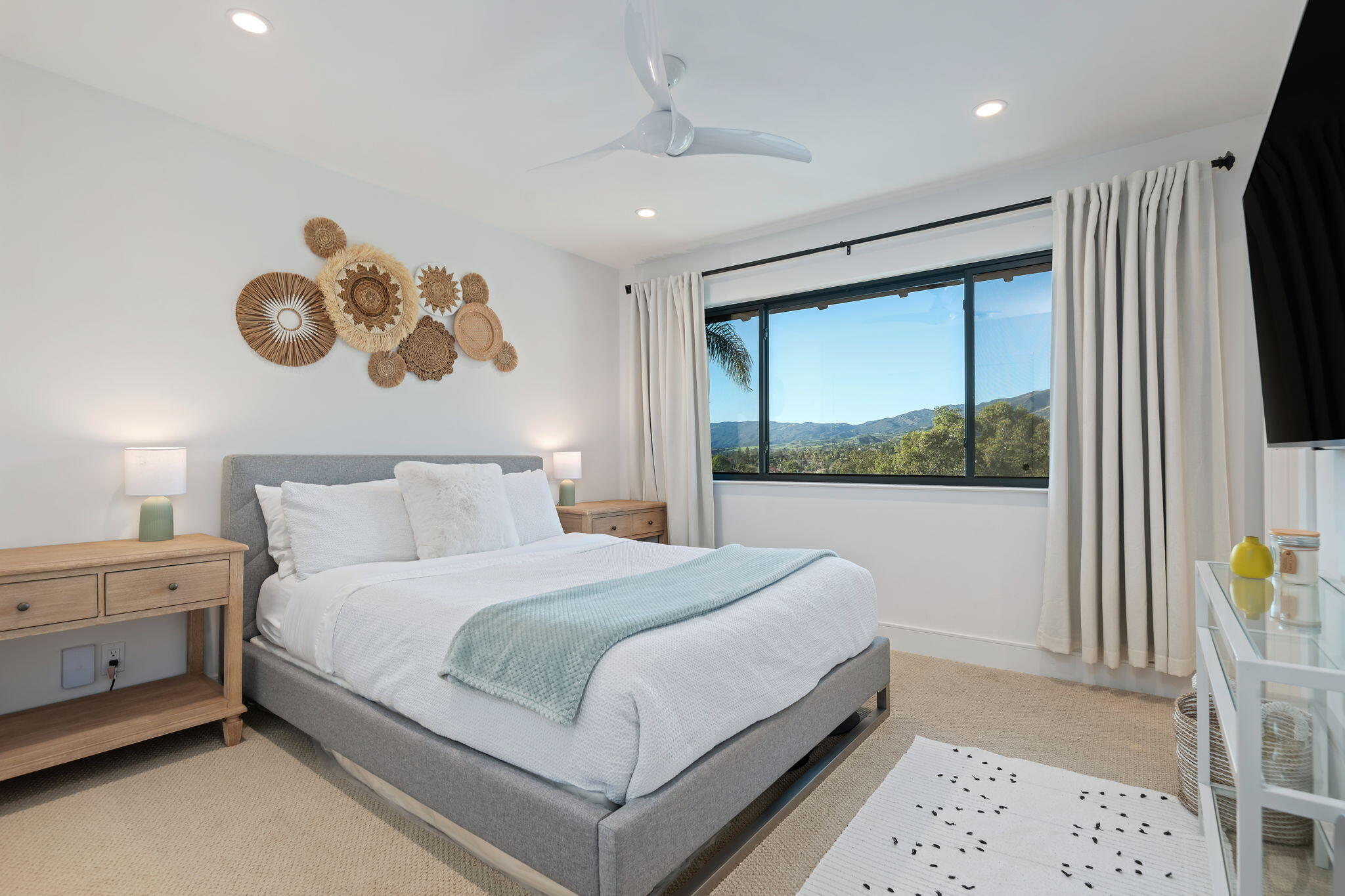 225 Constance Lane Santa Barbara, CA 93105 - Photo 16 of 31 18-Bedroom 3