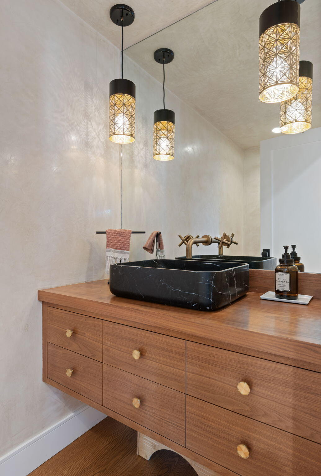 225 Constance Lane Santa Barbara, CA 93105 - Photo 18 of 31 20-Powder Room