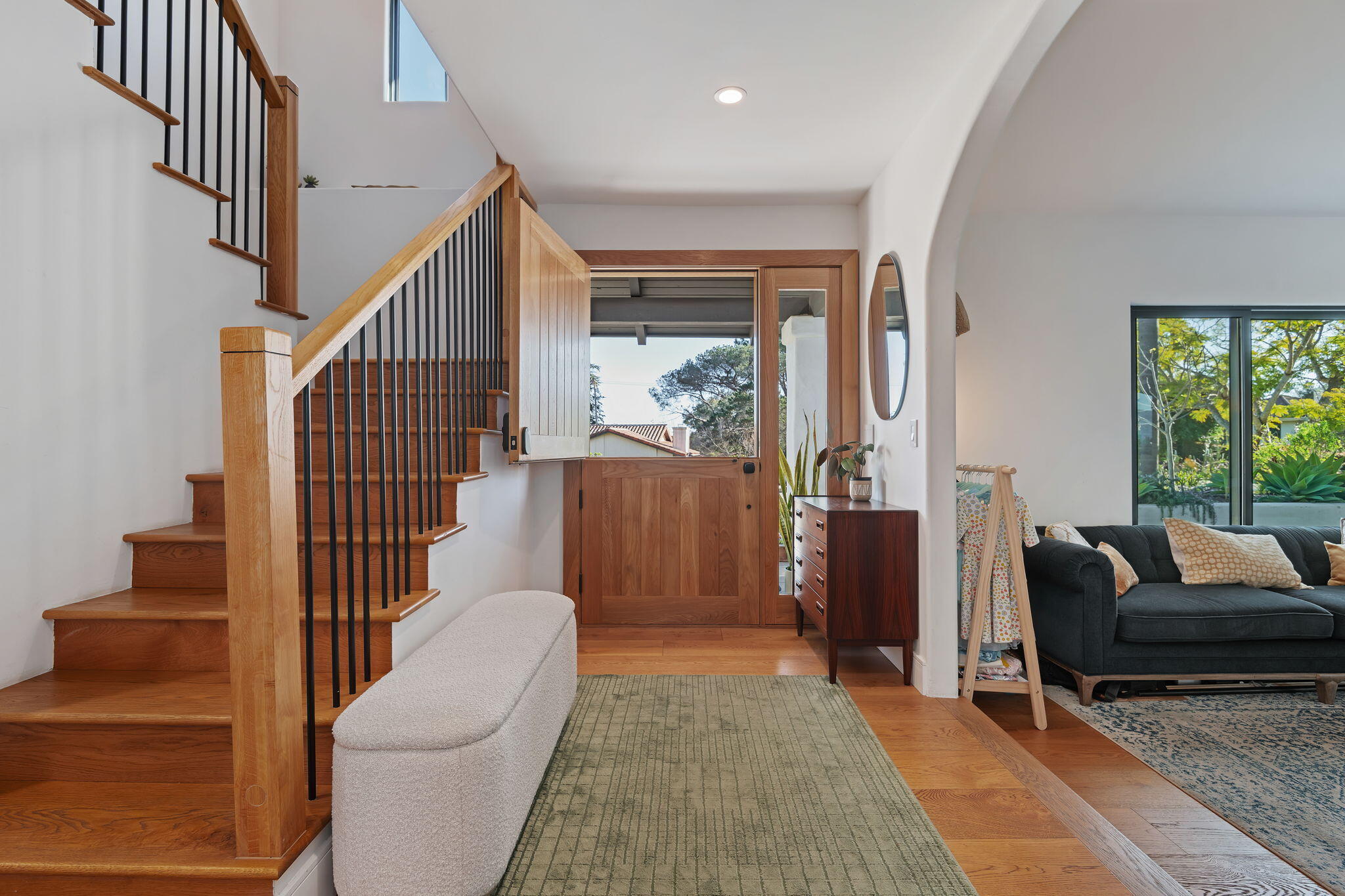 225 Constance Lane Santa Barbara, CA 93105 - Photo 3 of 31 4-Foyer