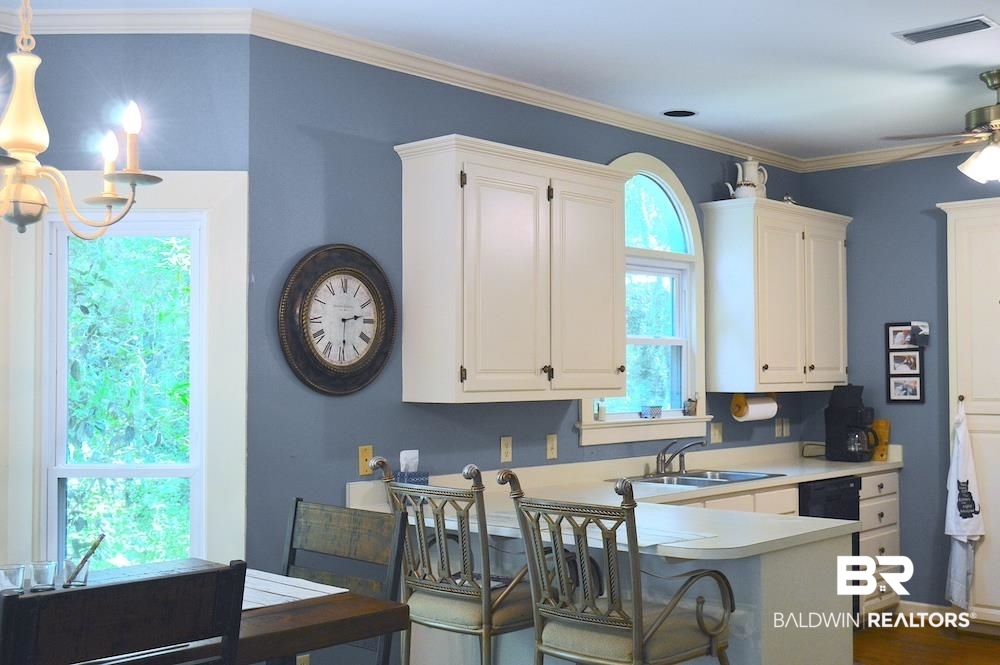 141 Donette Loop Daphne, AL 36526 - Photo 9 of 39 Beautiful & Bright Kitche