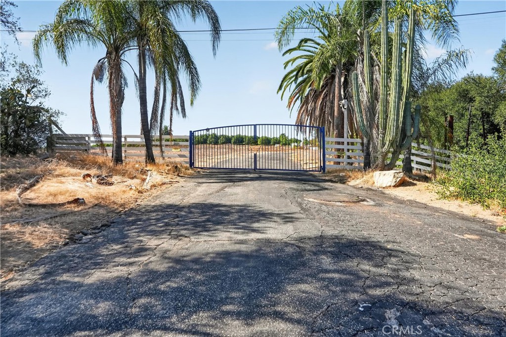 2864 Live Oak Park Road Fallbrook, CA 92028 - Photo 1 of 38 ENTRY OFF LIVE OAK PARK ROAD