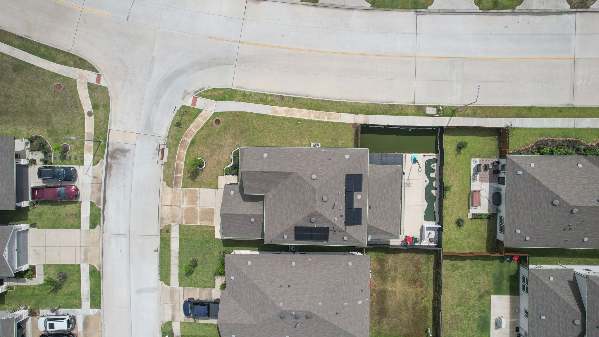 5834 Finely Run St Spring Spring, TX 77373 - Photo 43 of 50 a front view of a house with ocean view