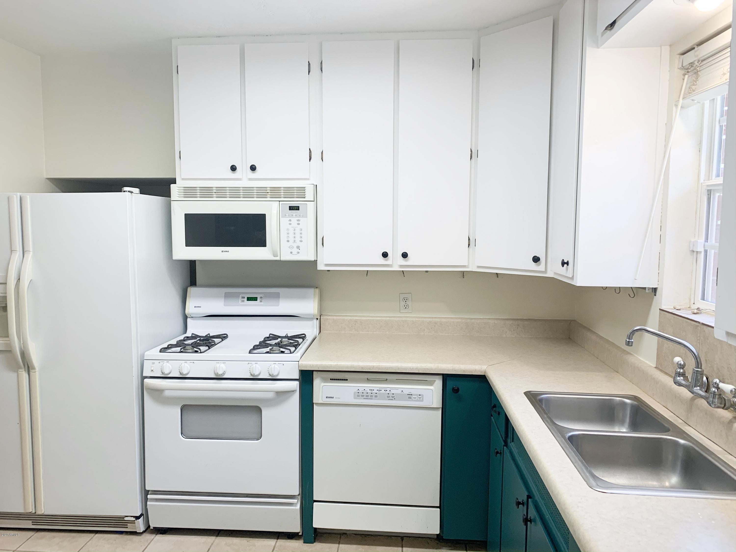 3031 North Randolph Road Phoenix, AZ 85014 - Photo 13 of 17 IMG_8244