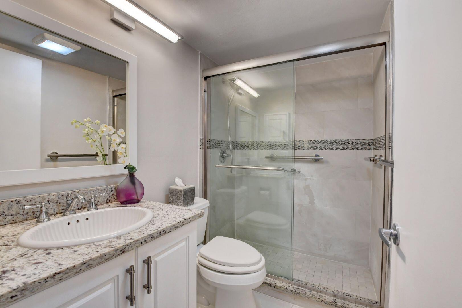 3014 Guildford East Boca Raton, FL 33434 - Photo 16 of 50 Main Bathroom w/Shower