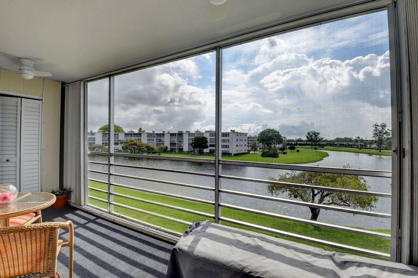 3014 Guildford East Boca Raton, FL 33434 - Photo 25 of 50 Screened Patio