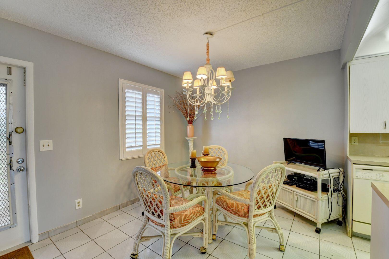 3014 Guildford East Boca Raton, FL 33434 - Photo 6 of 50 Dining Area