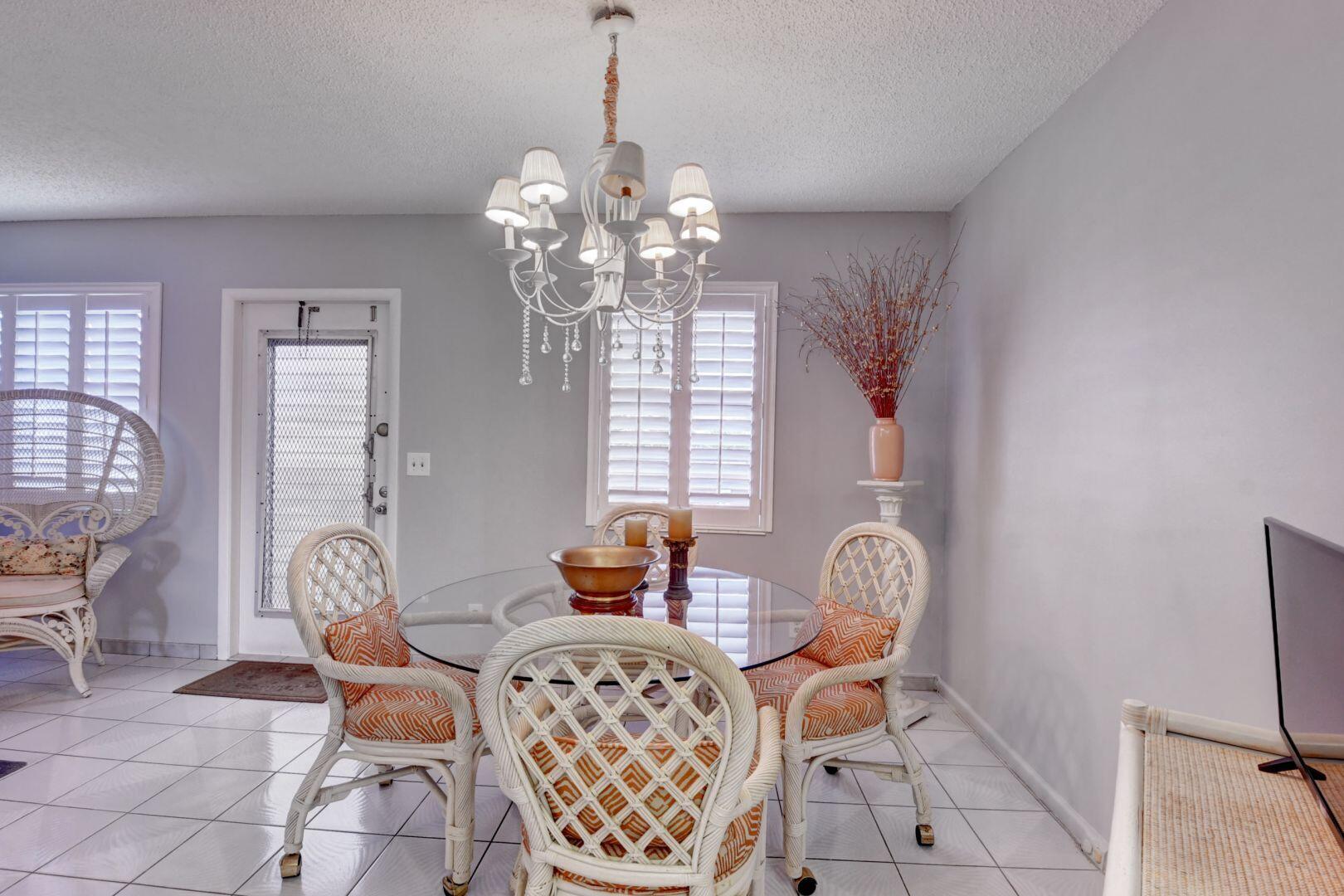 3014 Guildford East Boca Raton, FL 33434 - Photo 8 of 50 Dining Area