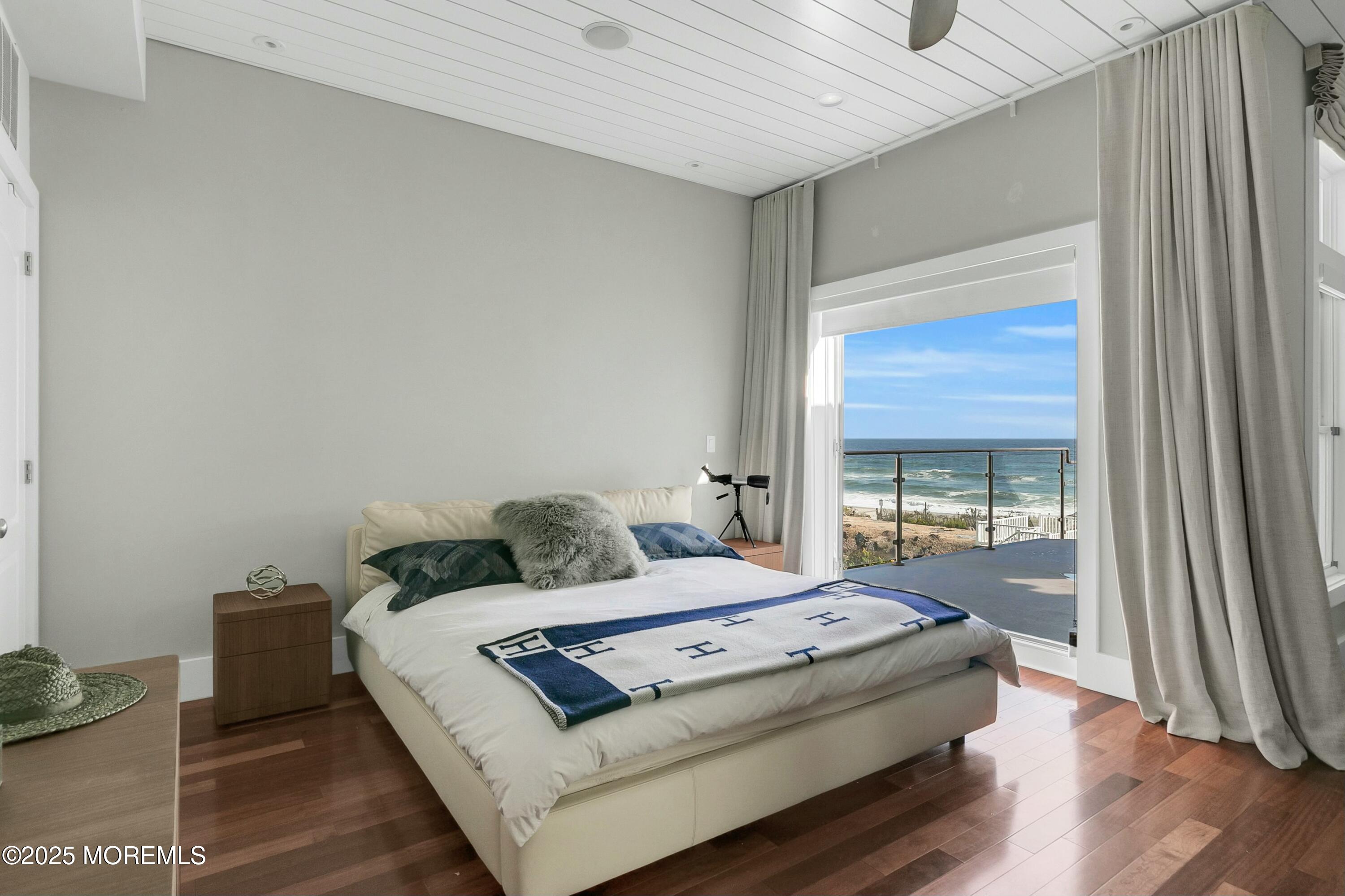 15 Tradewinds Lane Sea Bright, NJ 07760 - Photo 17 of 43 a living room with furniture and a window