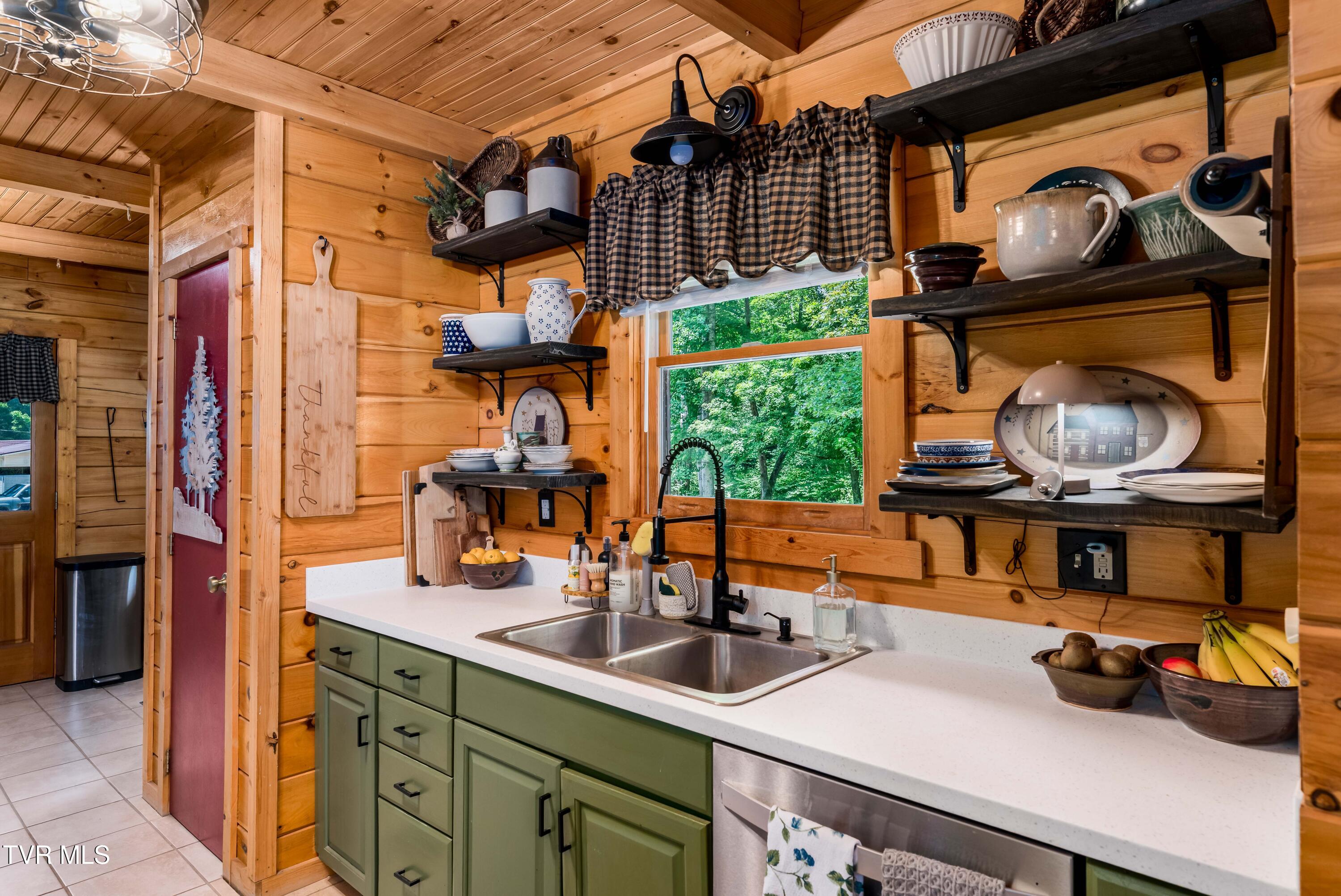 135 Grindstaff Hollow Road Elizabethton, TN 37643 - Photo 33 of 116 135 Grindstaff Hollow (68 of 83)