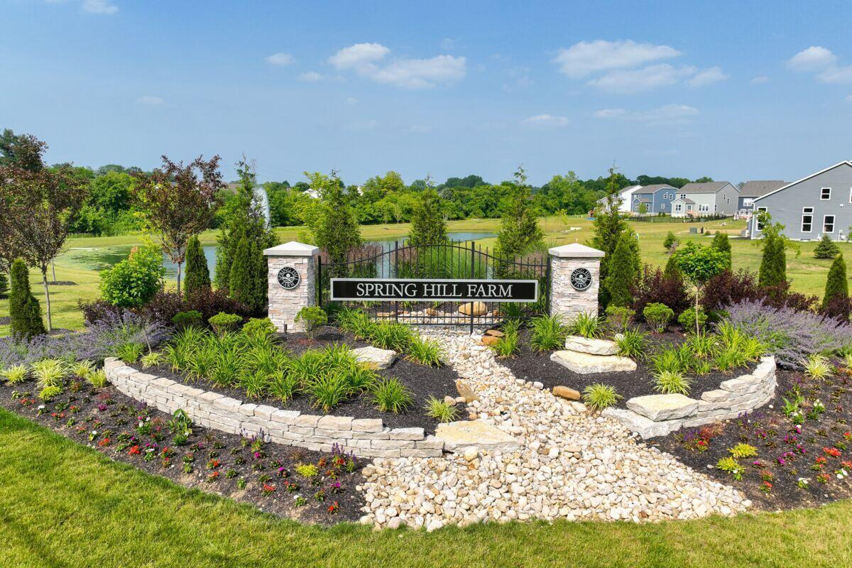 8207 Rhoderick Circle Reynoldsburg, OH 43068 - Photo 6 of 6 Community Entrance