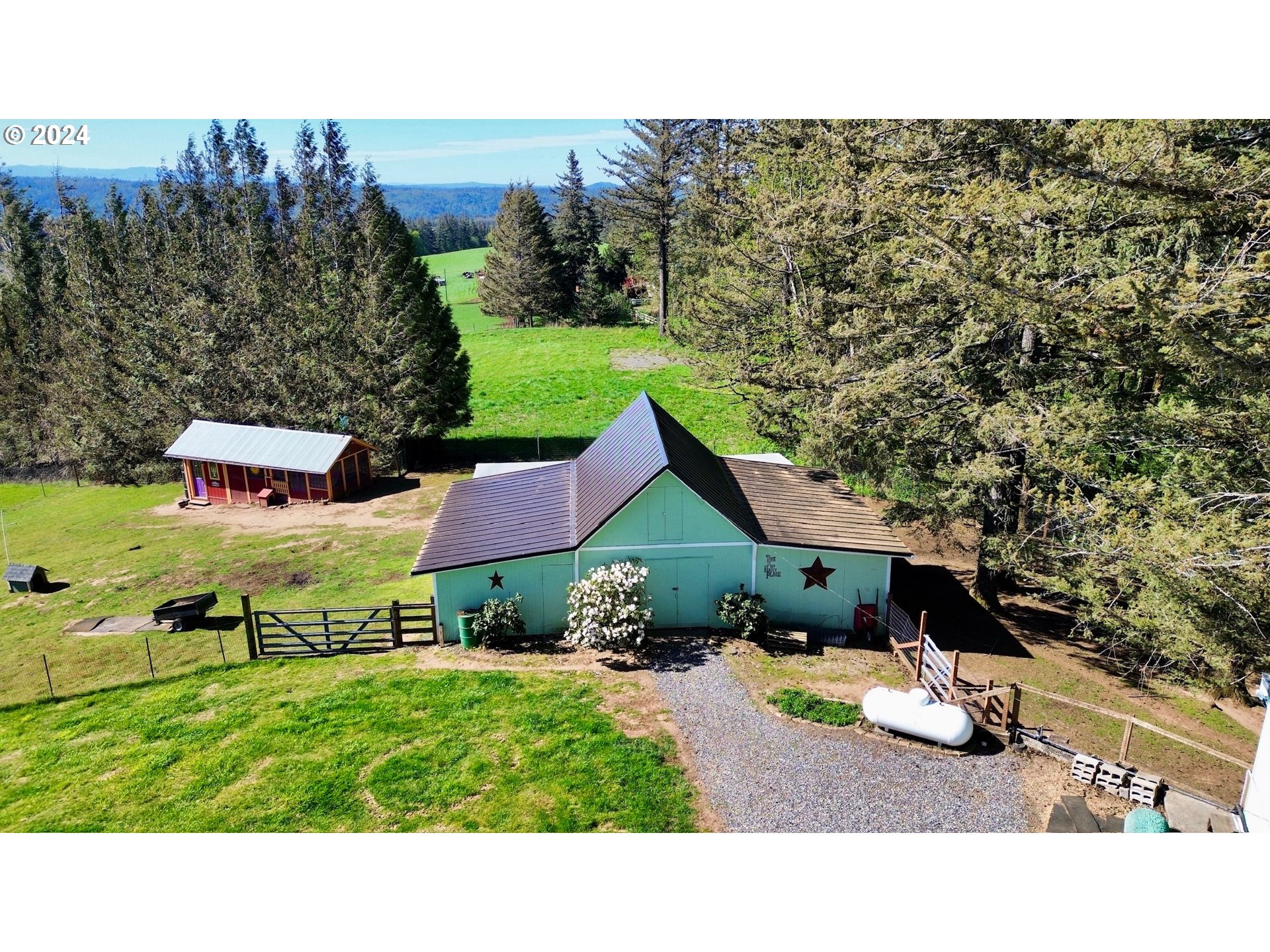 40101 Southeast Gibson Road Washougal, WA 98671 - Photo 35 of 45 Barn