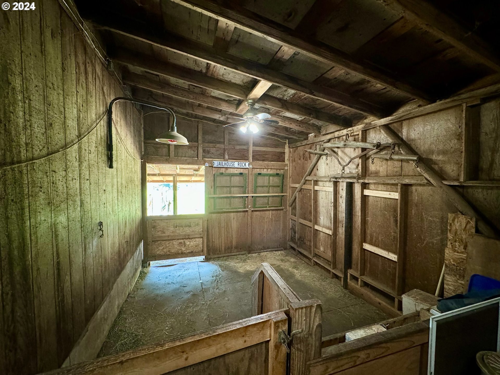 40101 Southeast Gibson Road Washougal, WA 98671 - Photo 38 of 45 Barn