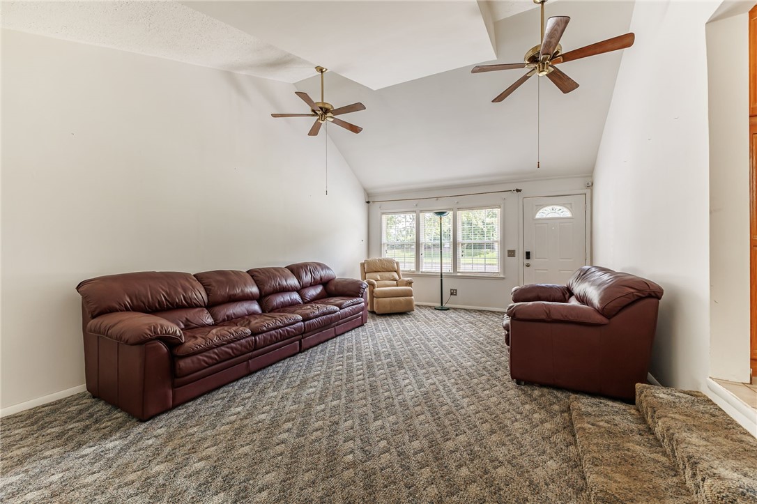 831 Bay Road Webster, NY 14580 - Photo 13 of 34 Gallery Image 13