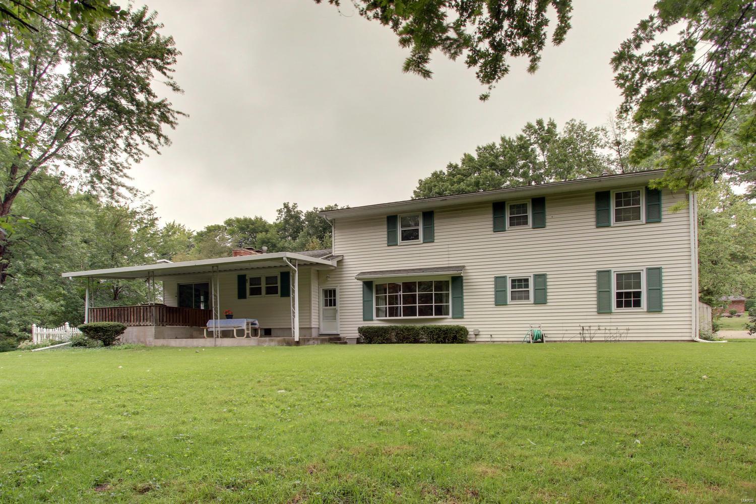 2634 Curved Creek Road Quincy, IL 62301 - Photo 3 of 31 Gallery Image 3