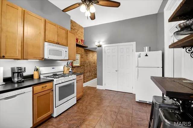 $1,900 | 1010 Allen Avenue, St. Louis, MO 63104