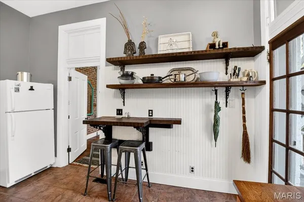 $1,400 | 1010 Allen Avenue, Unit 1F, St. Louis, MO 63104