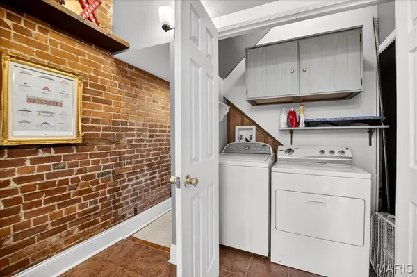 $1,400 | 1010 Allen Avenue, Unit 1F, St. Louis, MO 63104