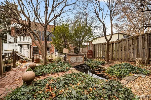 $1,400 | 1010 Allen Avenue, Unit 1F, St. Louis, MO 63104