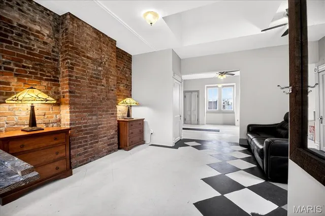 $1,900 | 1010 Allen Avenue, St. Louis, MO 63104