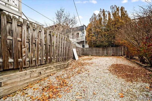 $1,900 | 1010 Allen Avenue, St. Louis, MO 63104