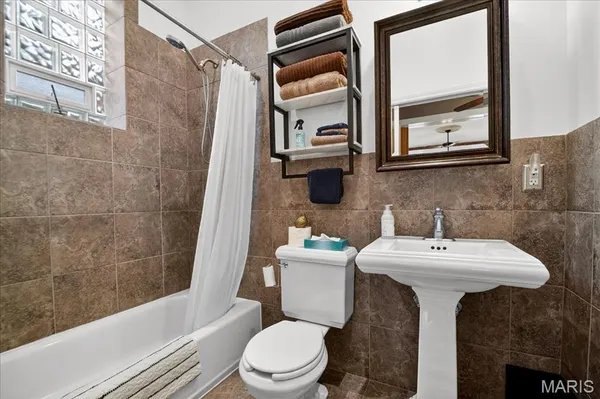 $1,400 | 1010 Allen Avenue, Unit 1F, St. Louis, MO 63104