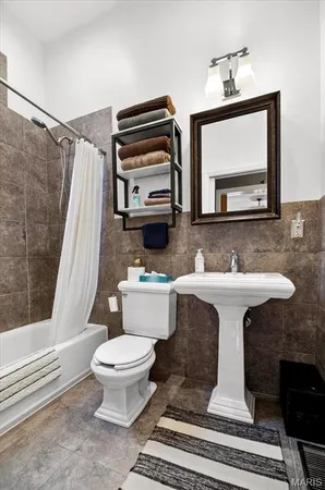 $1,400 | 1010 Allen Avenue, Unit 1F, St. Louis, MO 63104