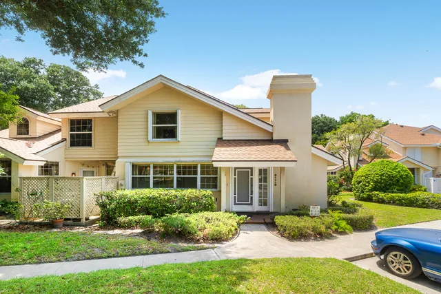 $2,800 | 8111 Northboro Court, Unit 11B, Lake Clarke Shores, FL 33406