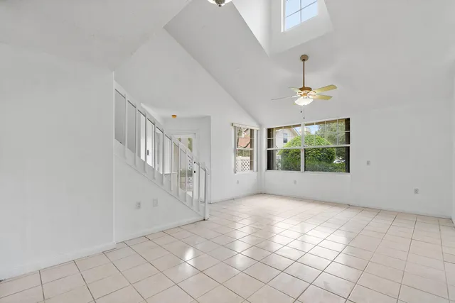 $2,800 | 8111 Northboro Court, Unit 11B, Lake Clarke Shores, FL 33406