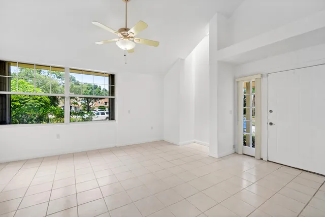 $2,800 | 8111 Northboro Court, Unit 11B, Lake Clarke Shores, FL 33406