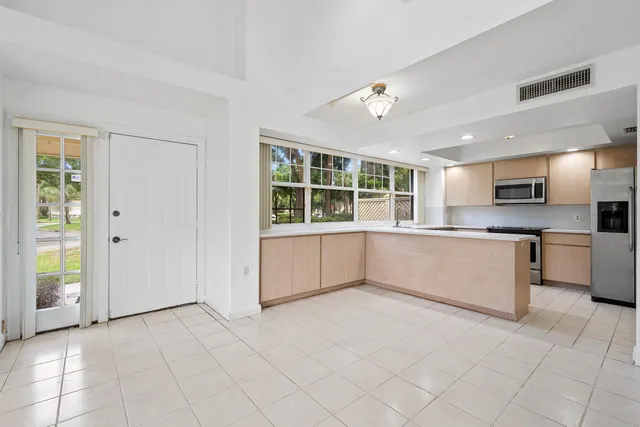 $2,800 | 8111 Northboro Court, Unit 11B, Lake Clarke Shores, FL 33406