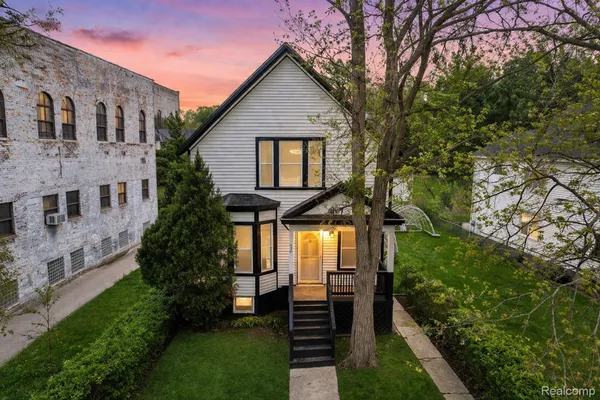 $215,000 | 430 Holbrook, Detroit, MI 48202