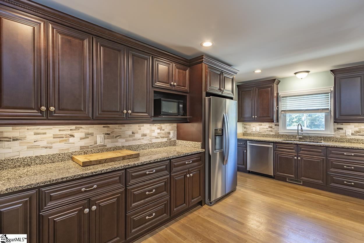 105 Hillandale Road Seneca, SC 29672 - Photo 12 of 50