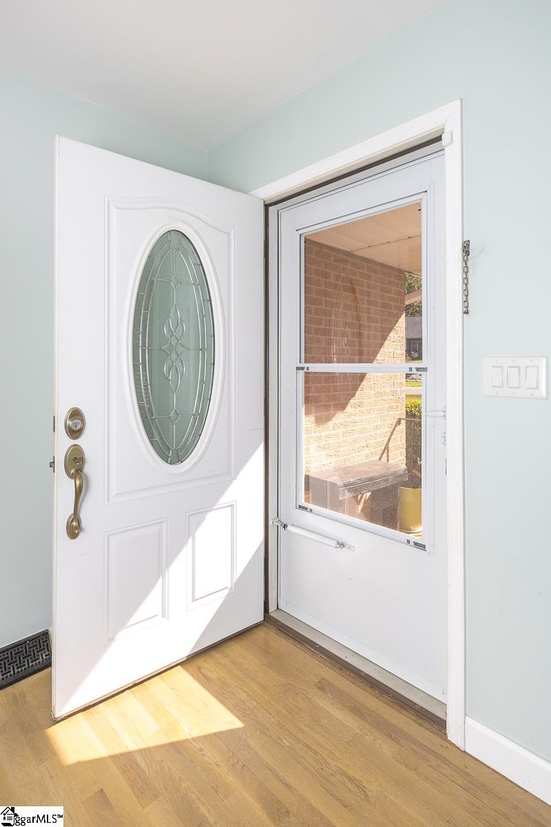 105 Hillandale Road Seneca, SC 29672 - Photo 3 of 50