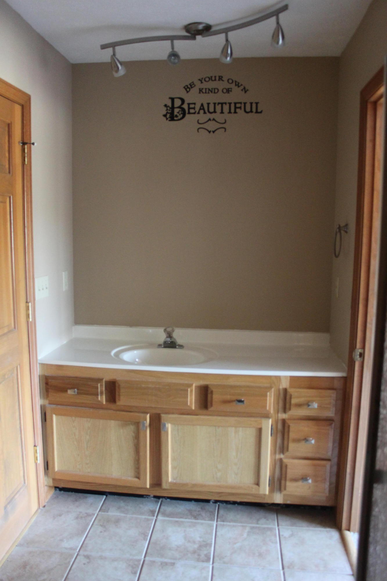 212 Disco Loop Road Friendsville, TN 37737 - Photo 14 of 40 Jack N' Jill Bathroom