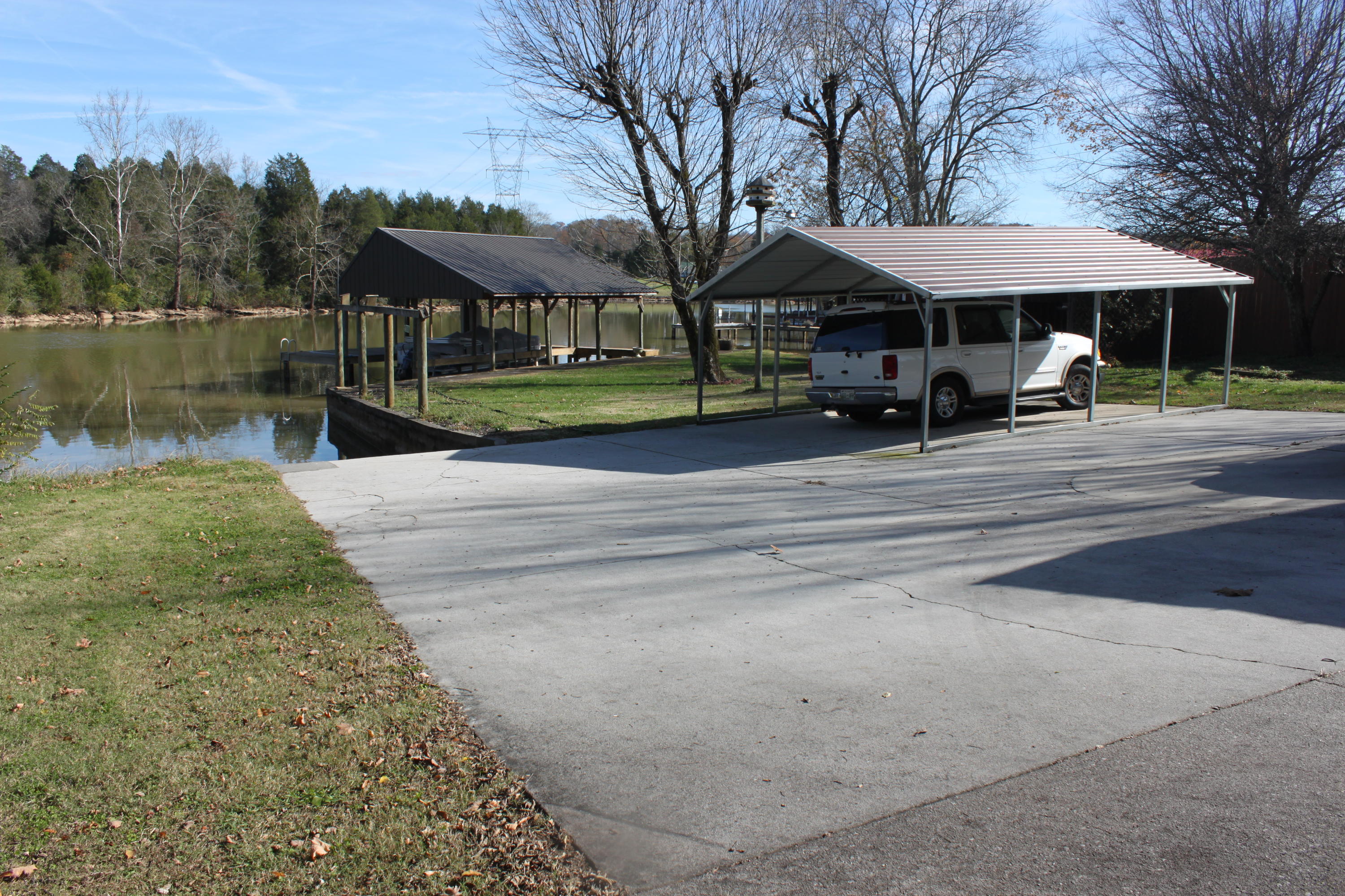 212 Disco Loop Road Friendsville, TN 37737 - Photo 35 of 40 Additional covered parking