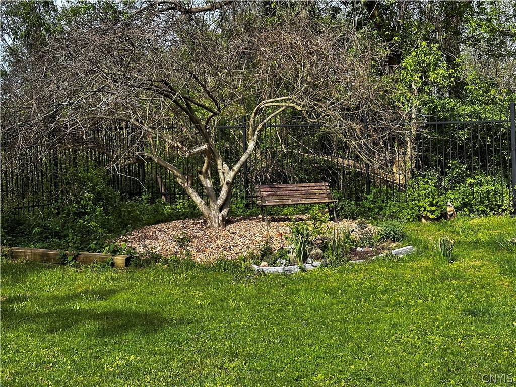 175 Edgehill Road Syracuse, NY 13224 - Photo 20 of 33