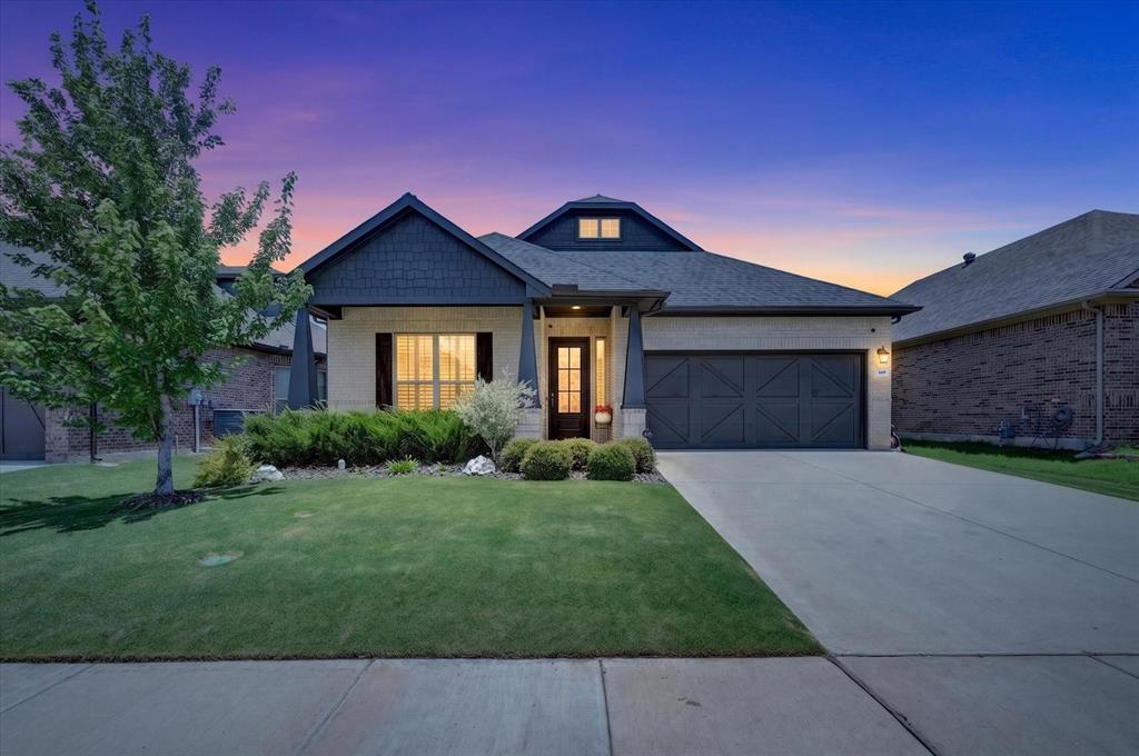 669 Harris Ridge Drive Arlington, TX 76002 - Photo 2 of 40