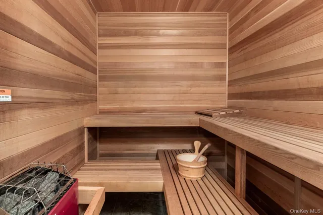 $12,950,000 | 75 Cove Neck Road, Cove Neck, NY 11771