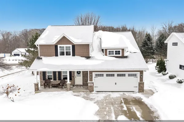 $449,900 | 1102 Heyerdahl Heights, Hobart, WI 54155