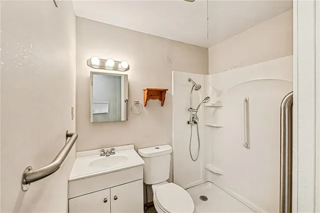 $230,000 | 4408 South Ln Street, Olathe, KS 66061