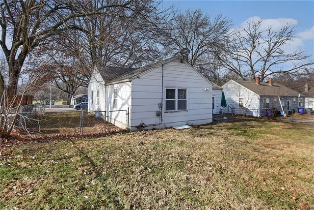 $230,000 | 4408 South Ln Street, Olathe, KS 66061