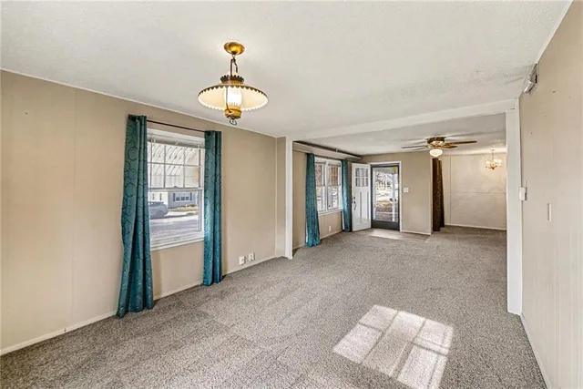 $230,000 | 4408 South Ln Street, Olathe, KS 66061